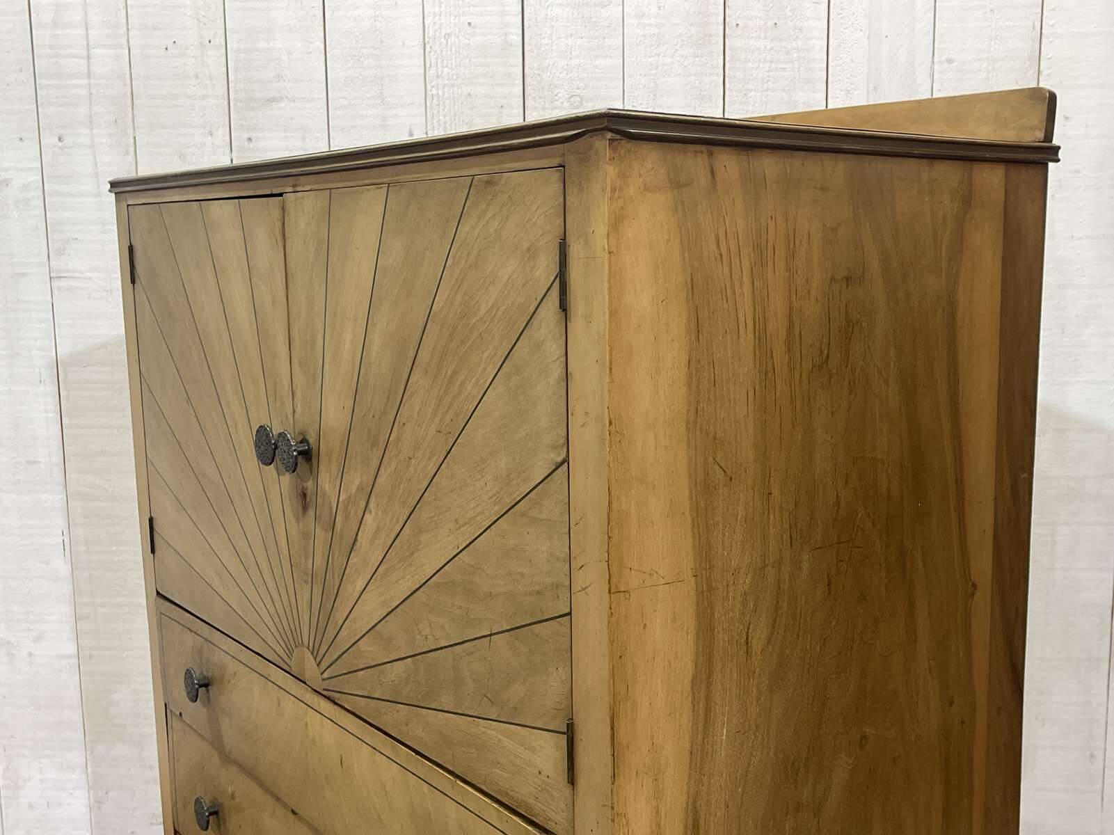 1930s English Art Deco walnut sideboard