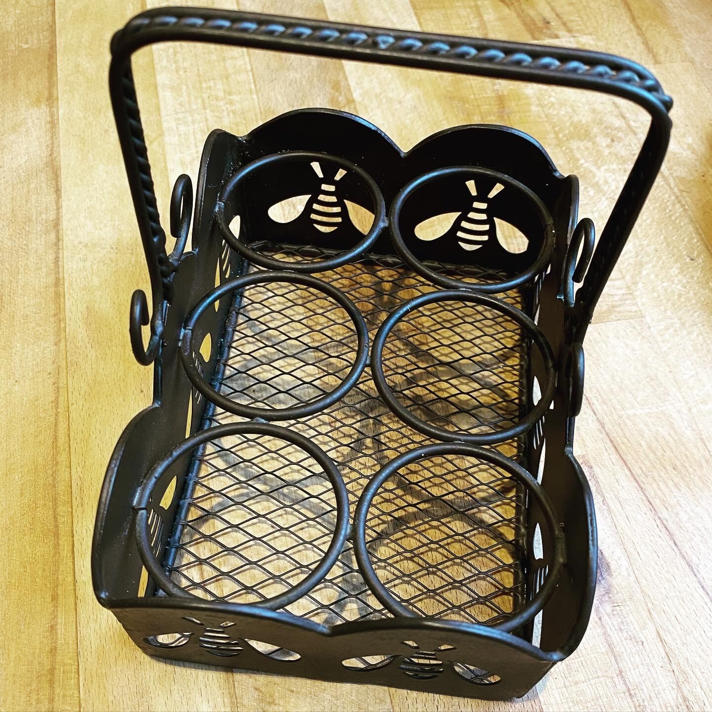 Metal egg basket
