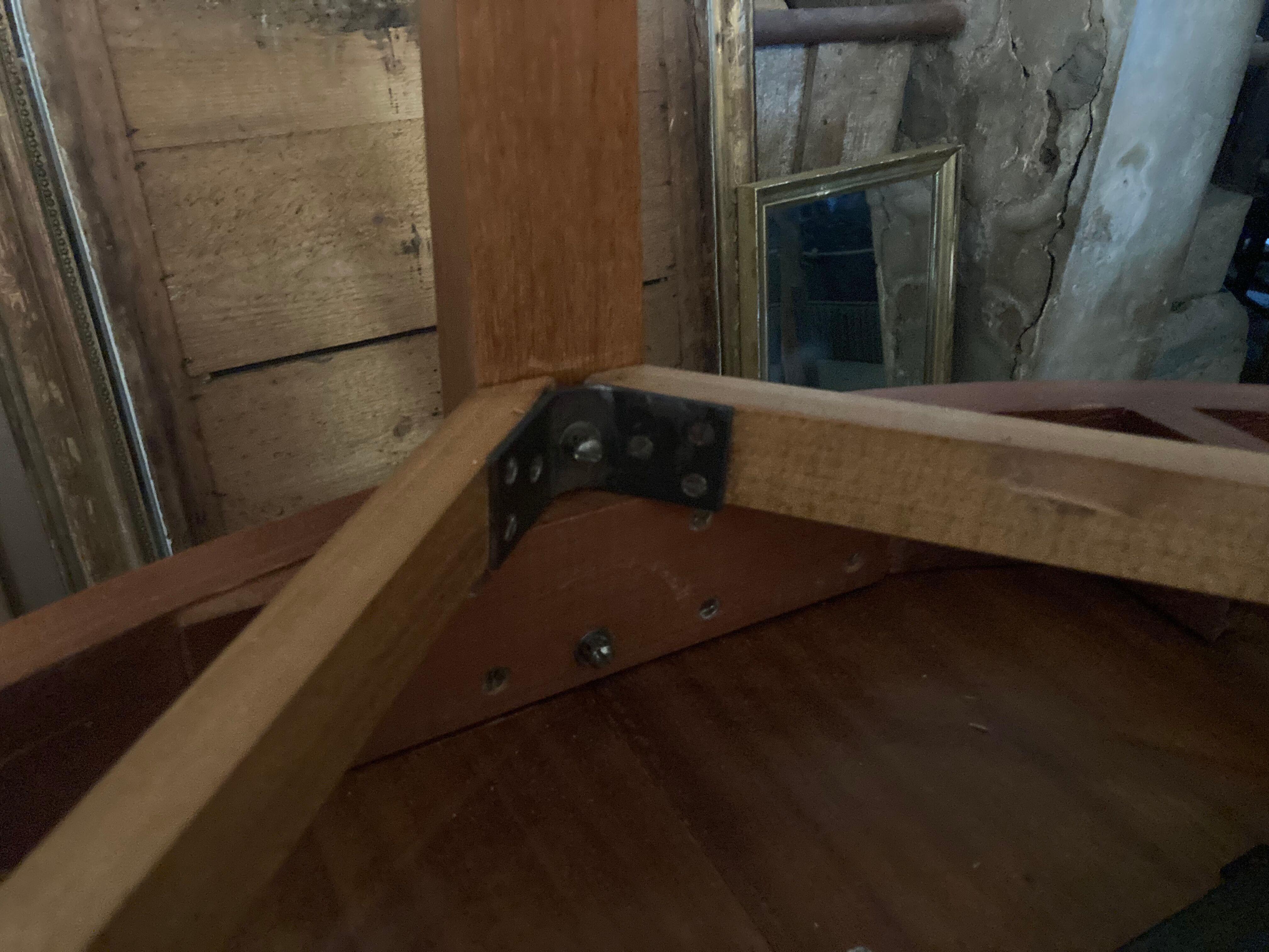 Scandinavian round table with extension