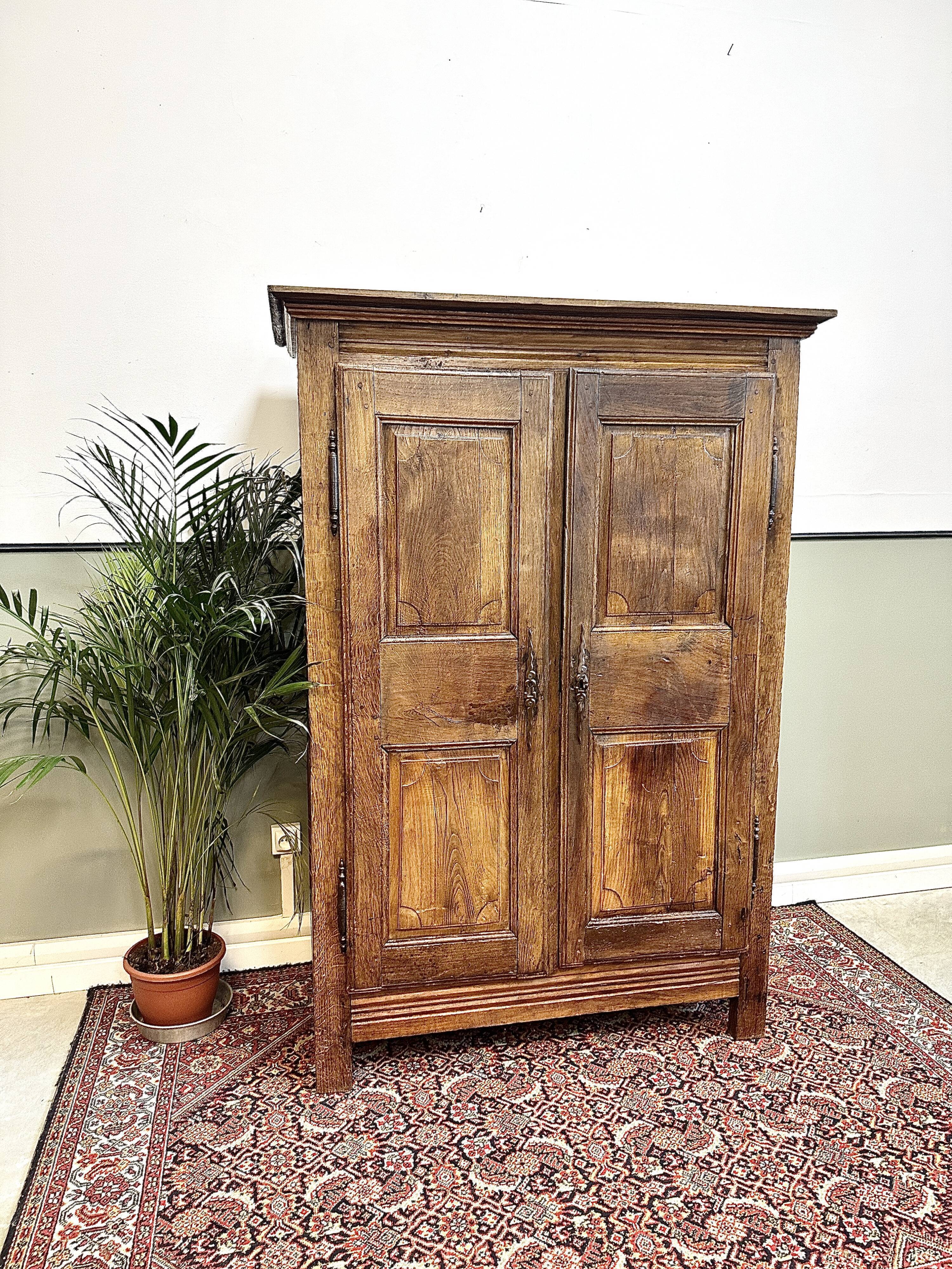 Armoire parisienne bois massif