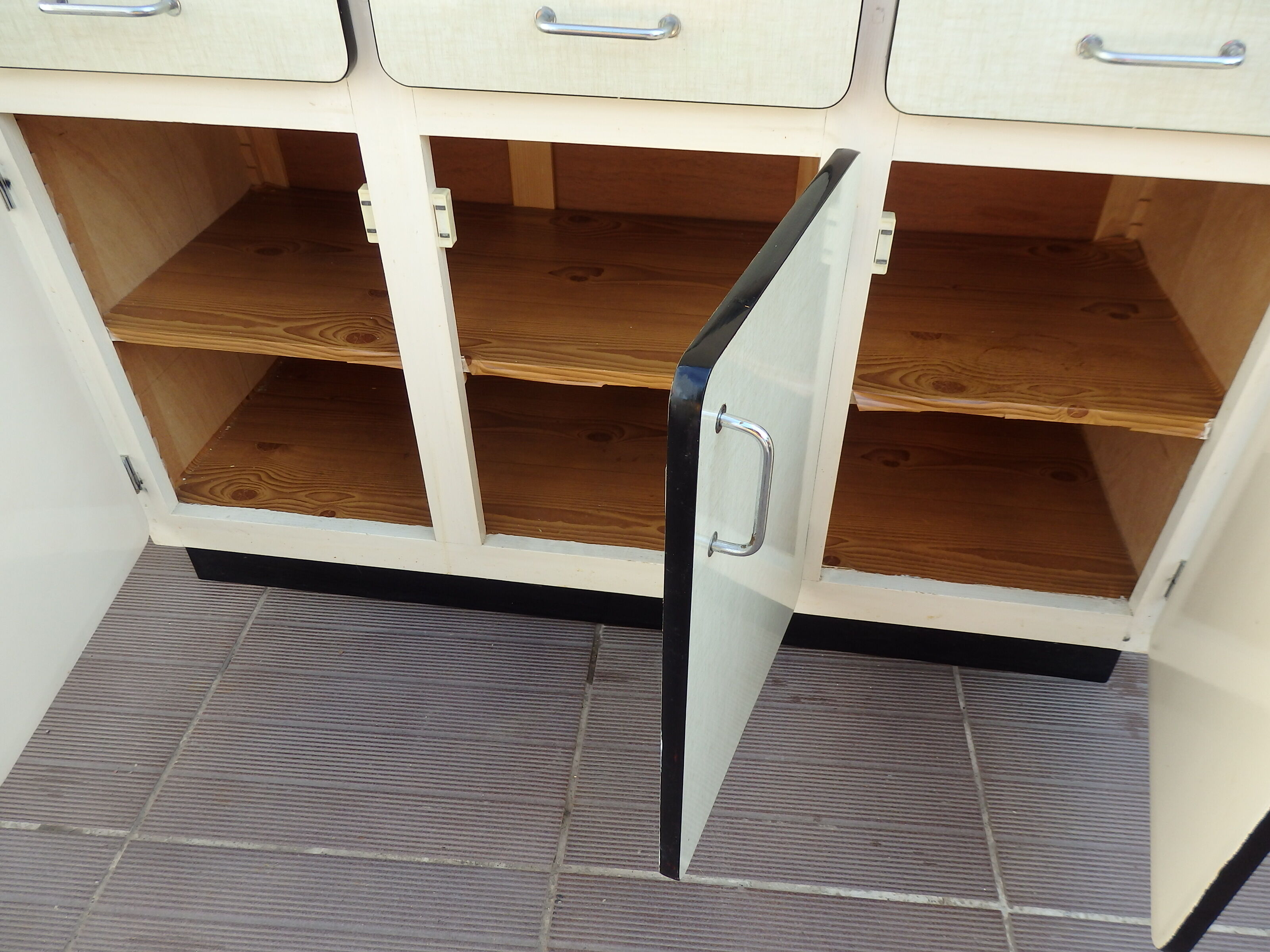 Low kitchen furniture formica