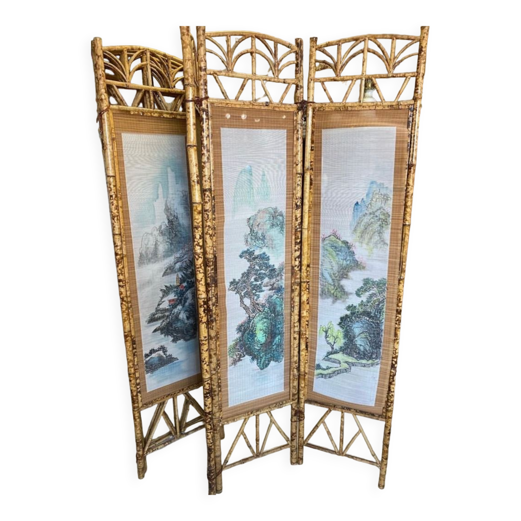 Vintage screen bamboo and rice straw