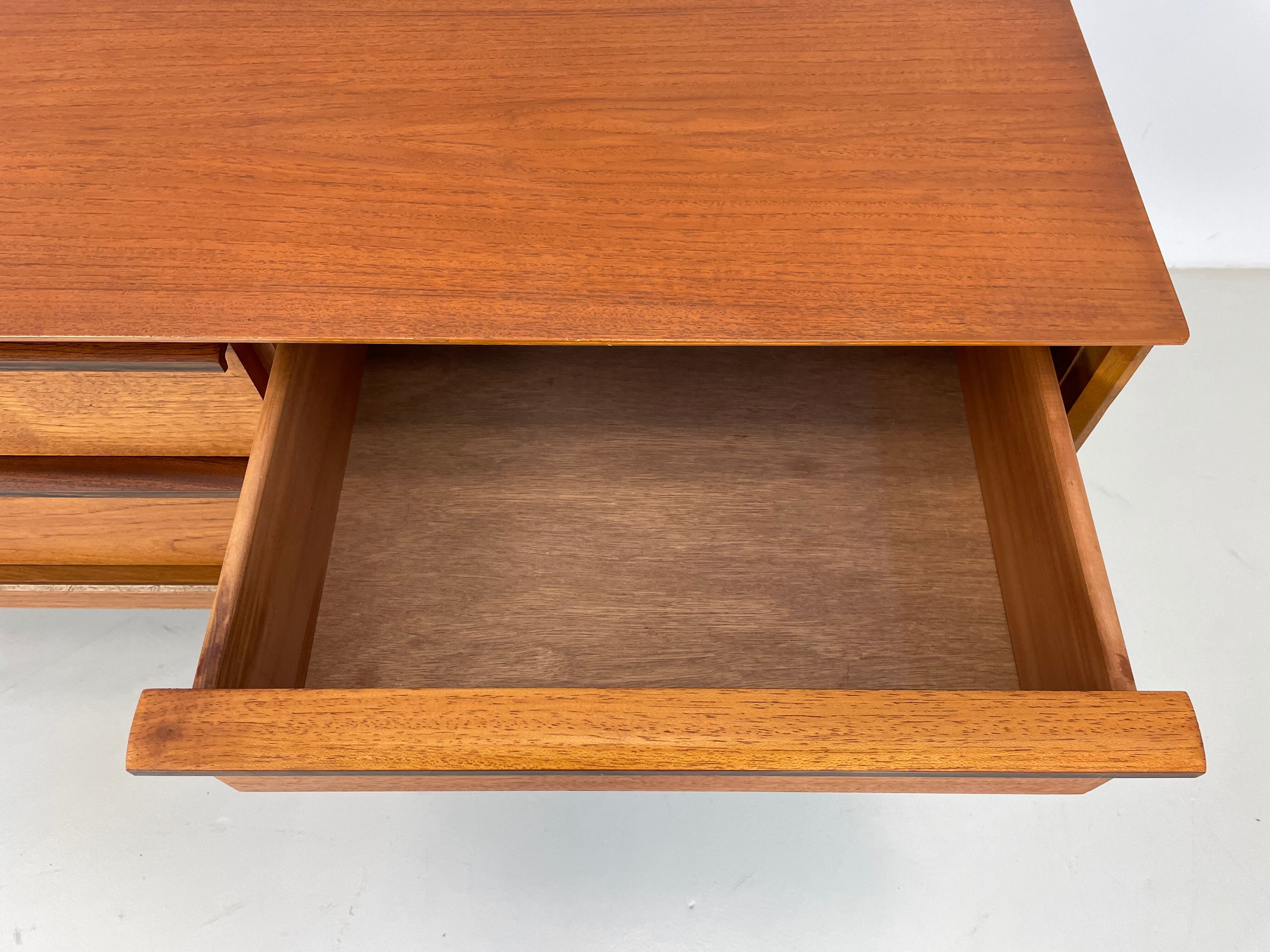 Vintage Austinsuite sideboard 1960's