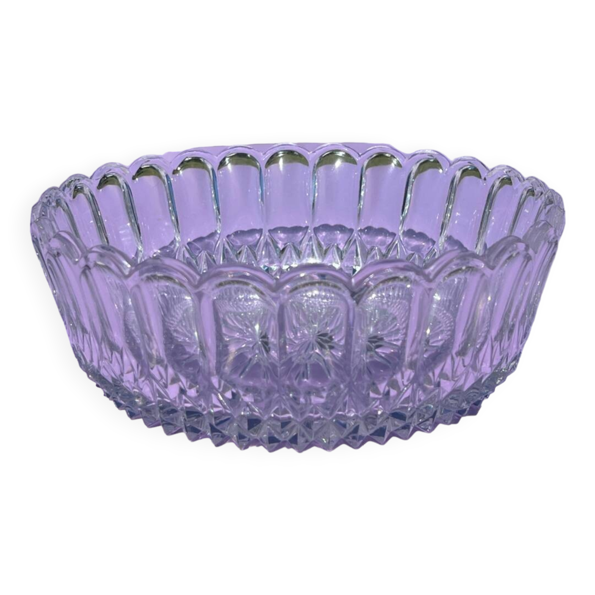 Crystal salad bowl with star carvings