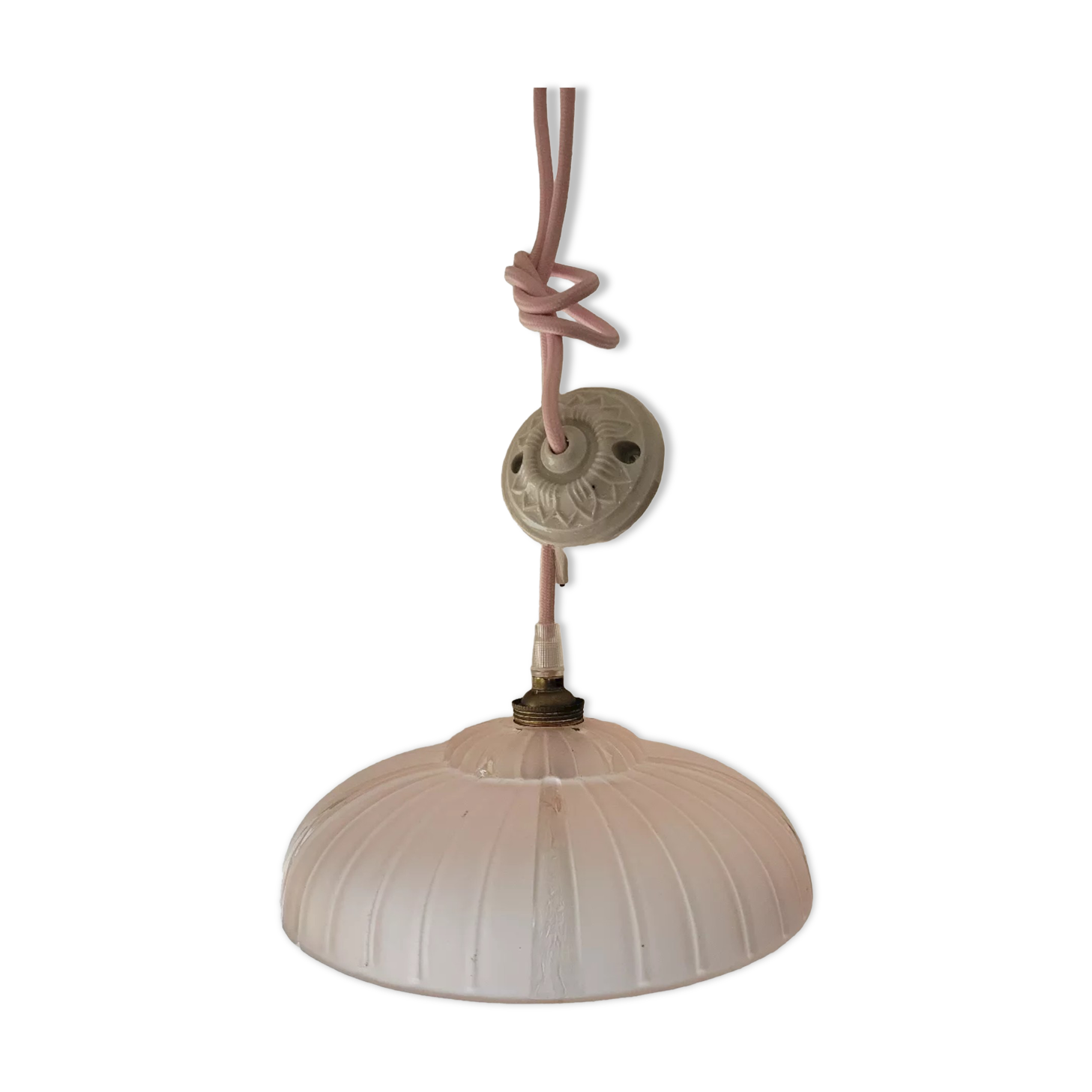 Suspension en verre rose