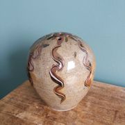 Vase pique fleur signé