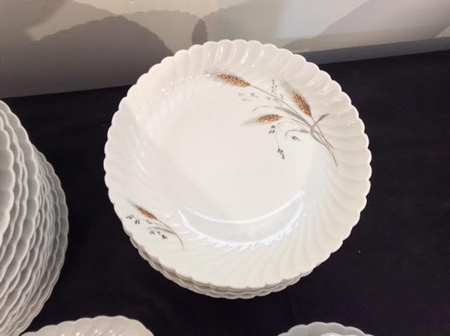 Porcelain table service