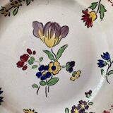 7 hand-painted flowered dinner plates.