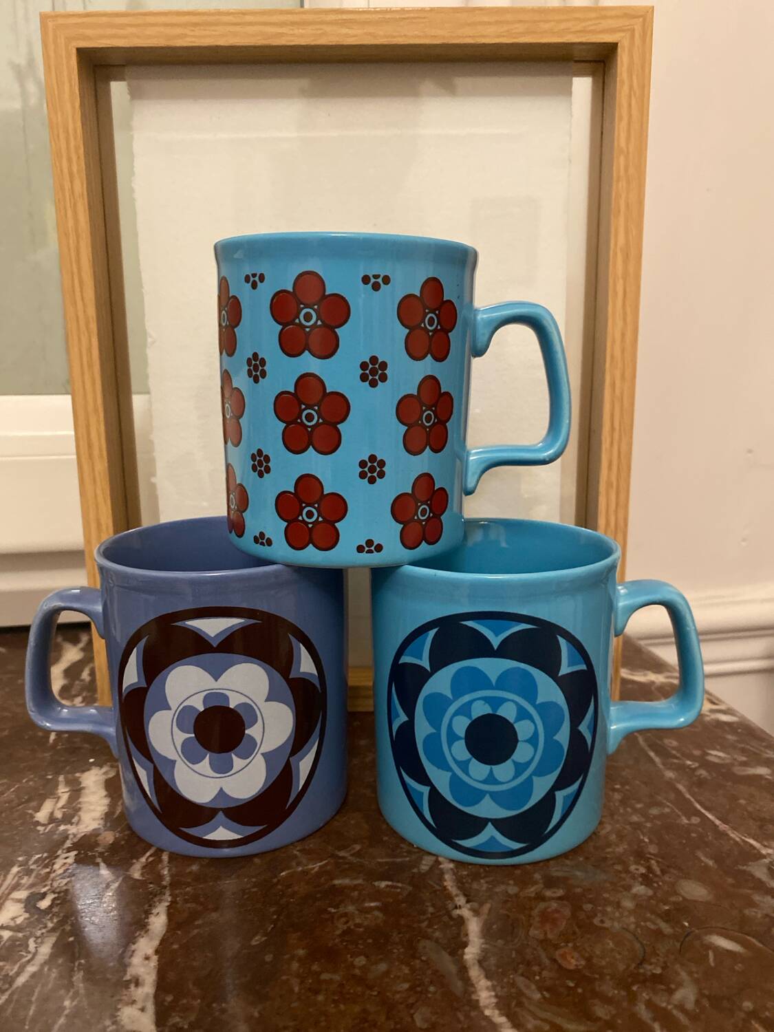 Lot de mugs staffordshire