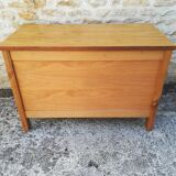 Elm chest of drawers