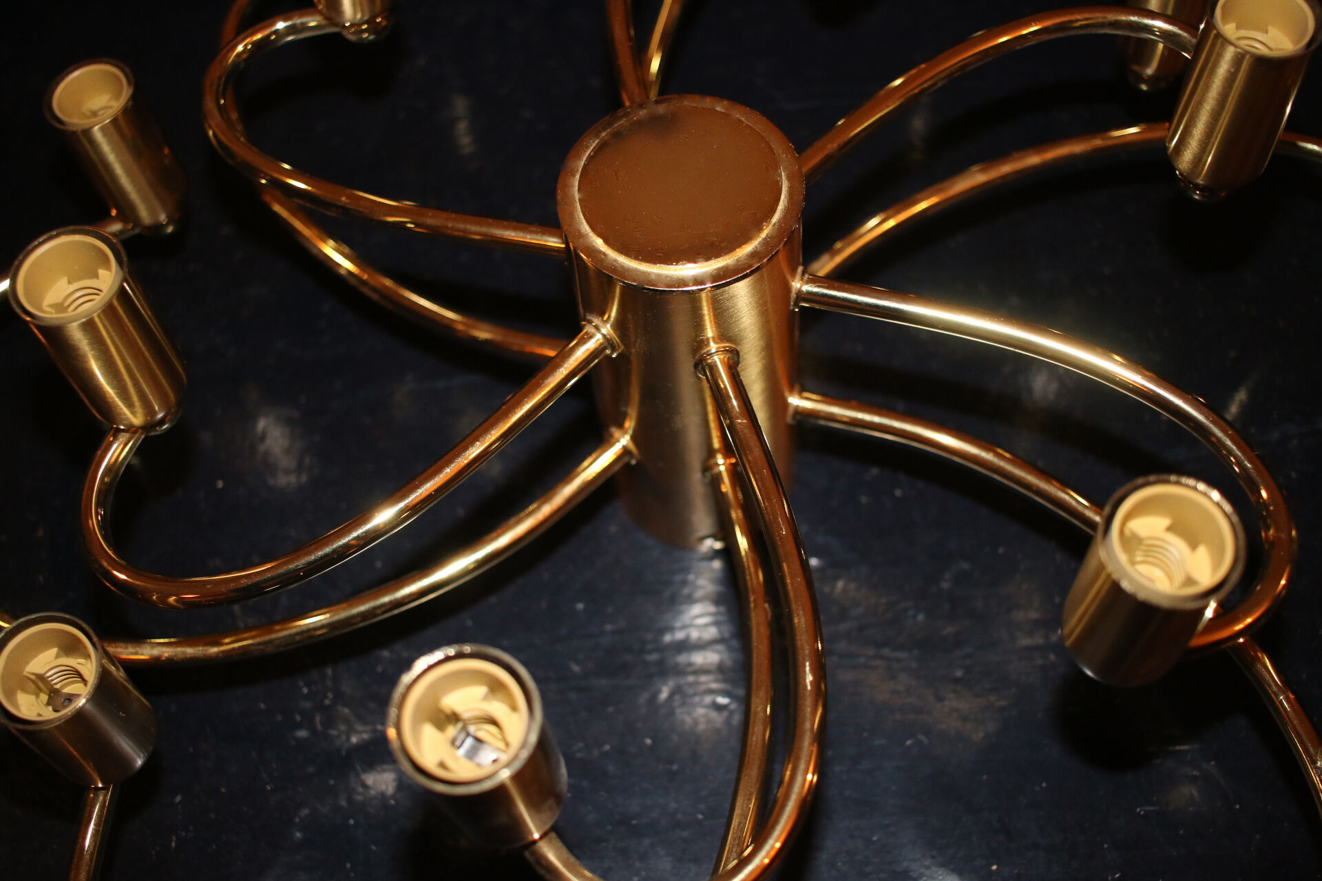 Mid century two-tier brass spiral 12 light chandelier by Helestra, 1970