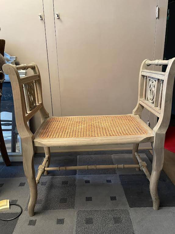 Cane bench "corridor" or piano.