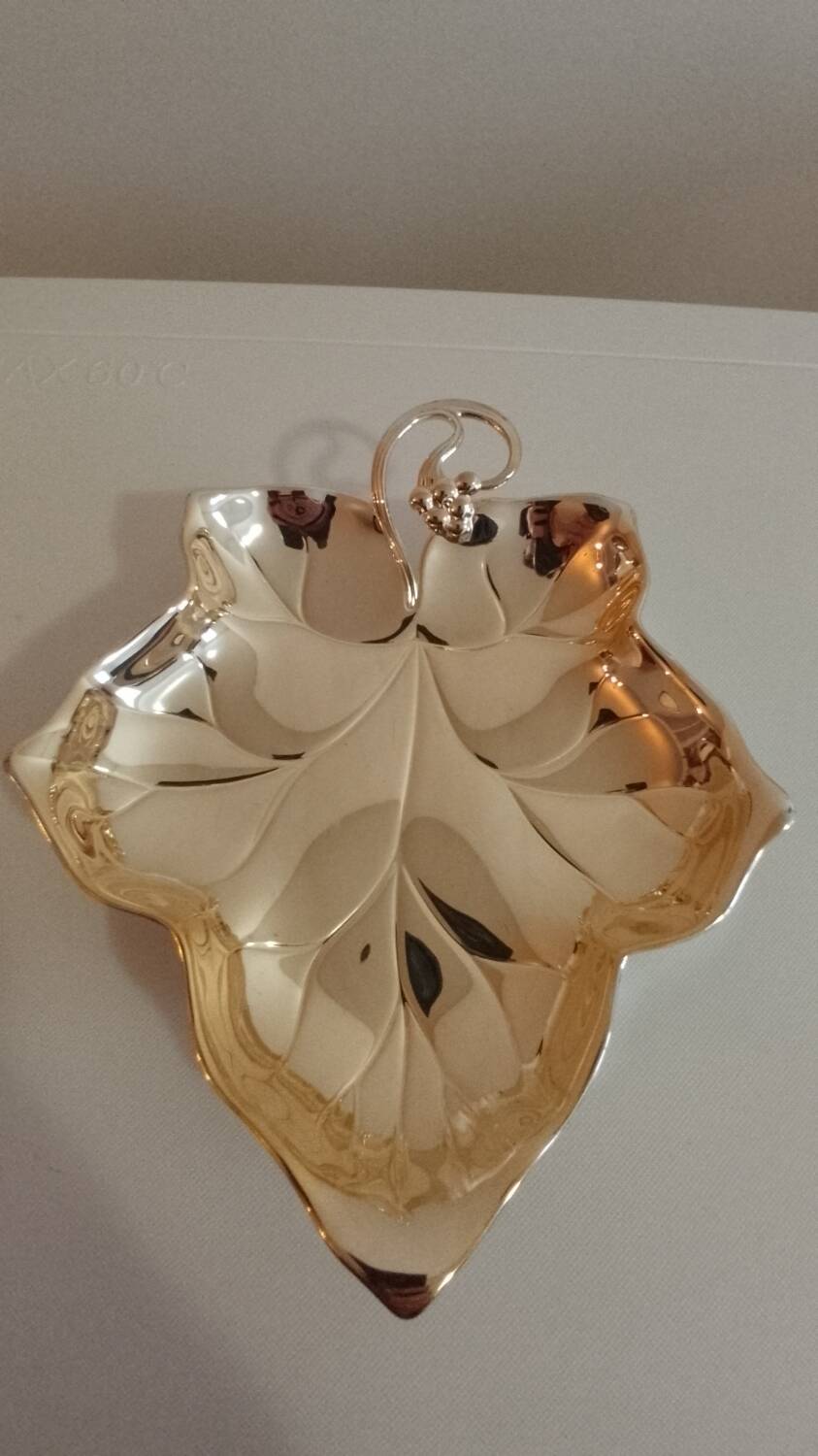 Silver leaf vine dish, silver-plated metal