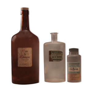 3 bouteilles anciennes de pharmacie