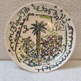 Hollow round dish impressionist décor by Javier Mariscal