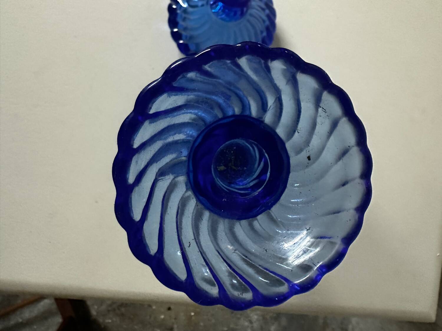 Pair of vintage cobalt blue twisted glass candlesticks h 24.5 cm