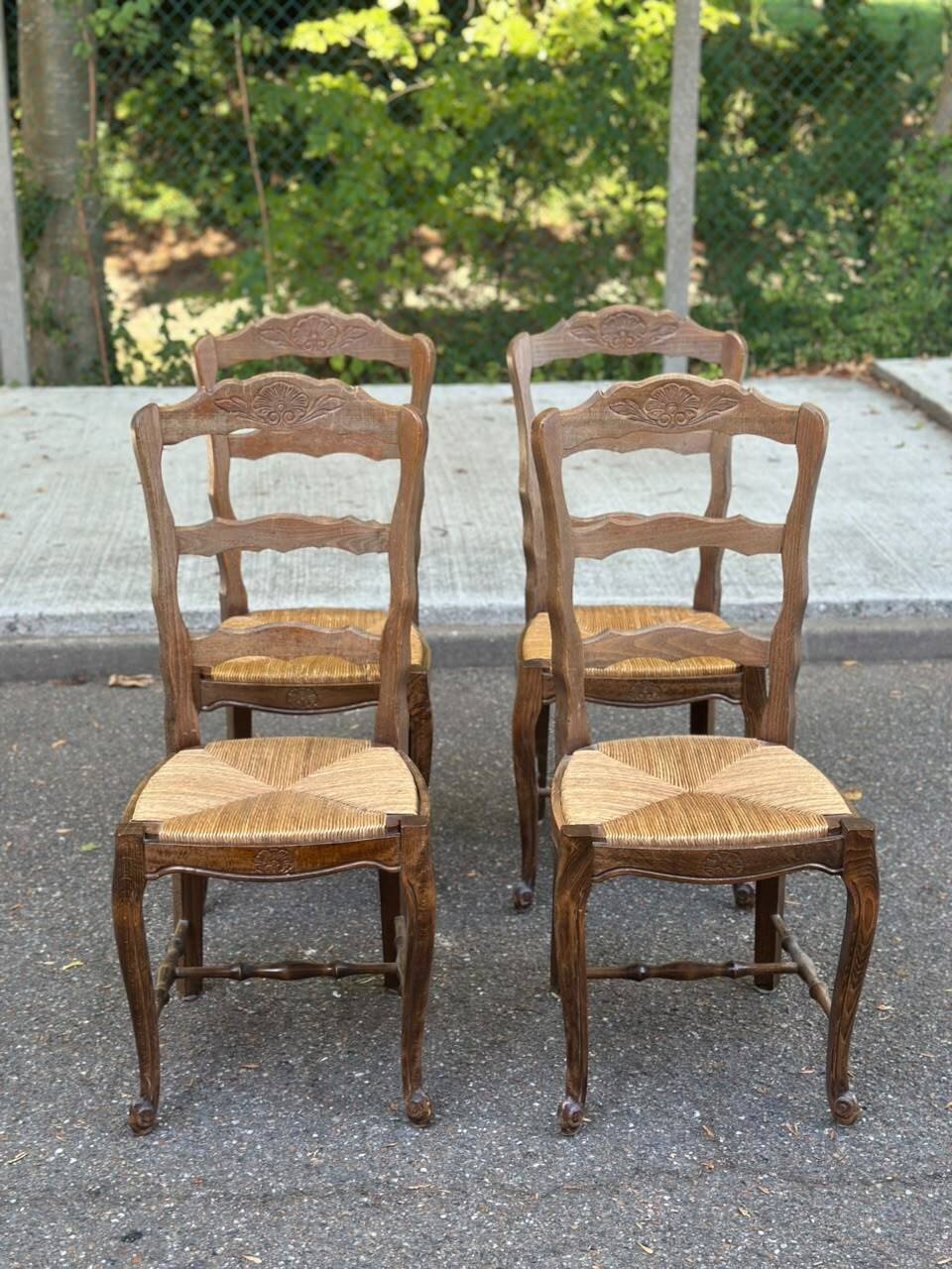 Set of 4 vintage BAUMANN chairs in oak and straw – Authentic