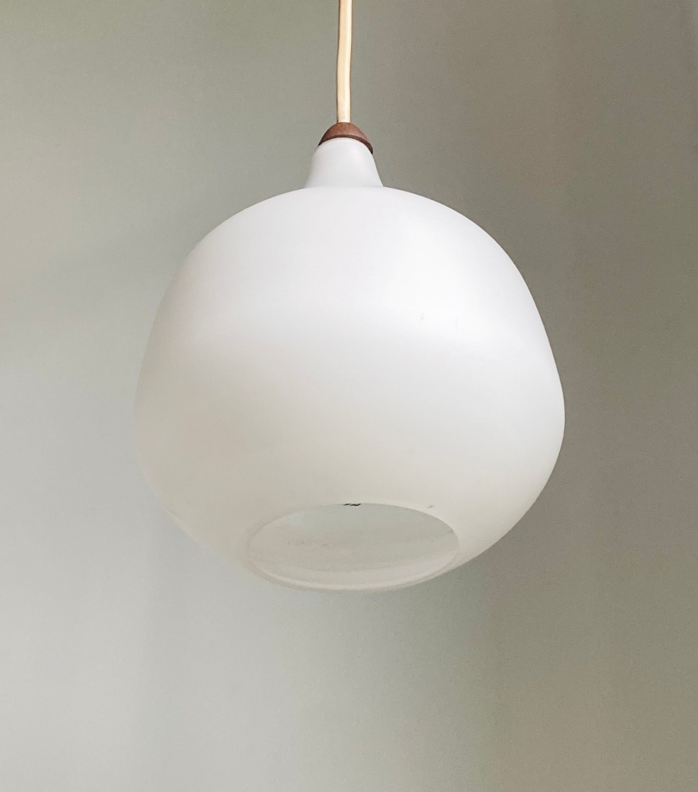 Opaline lamp and teak by Uno and Östen Kristiansson for Luxus