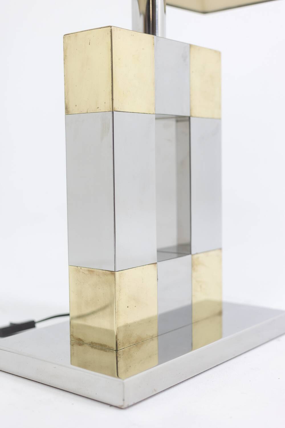 Sandro Petti. Geometric lamp in silvered and gilded metal. 1970s.