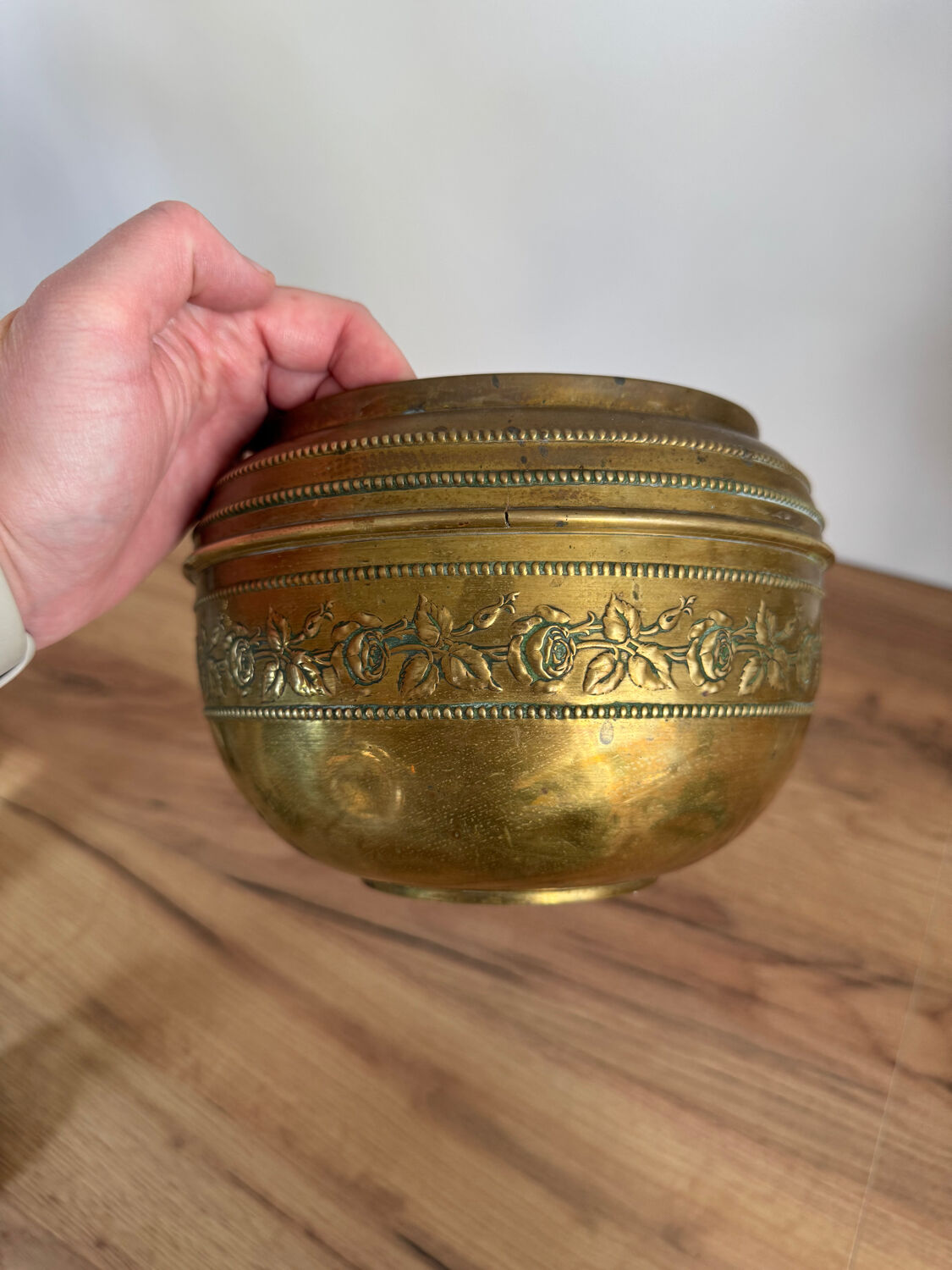 Lot of two vintage plant pots.