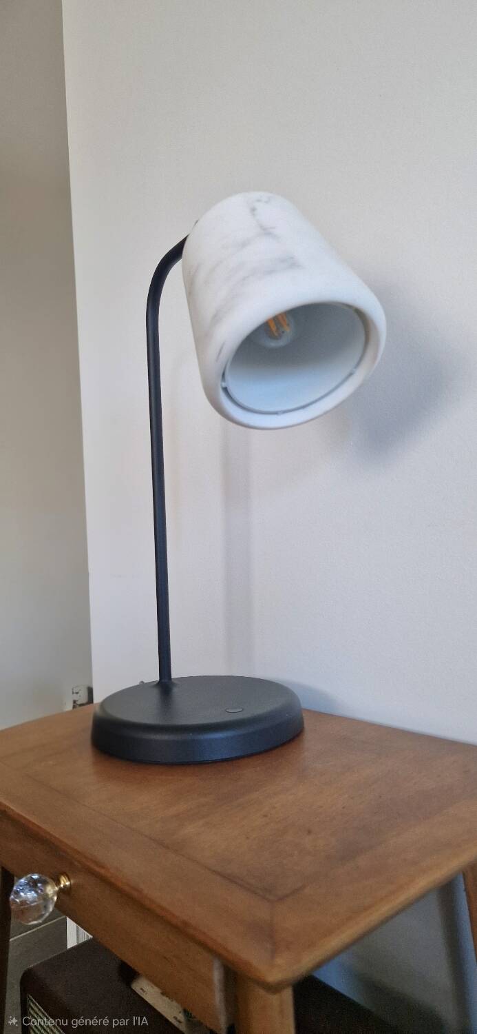Lampe Material New Works  - Design Noergaard & Kechayas - Marbre/Acier