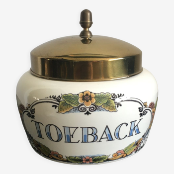 Porcelain tobacco jar from Delfts