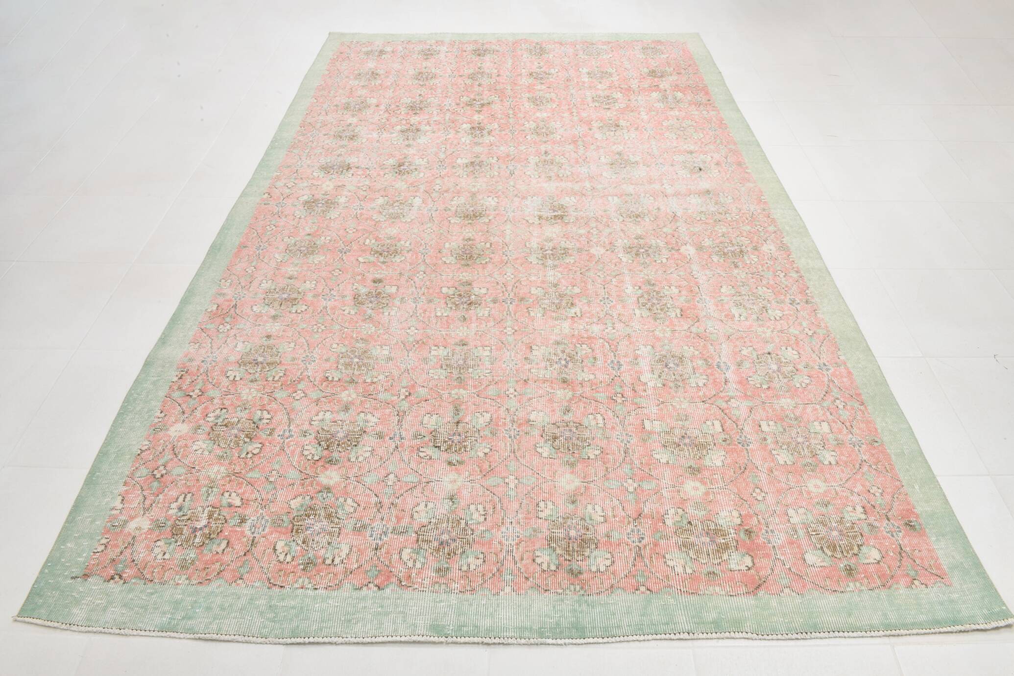 Tapis turc, 204 x 321 cm, référence 22143