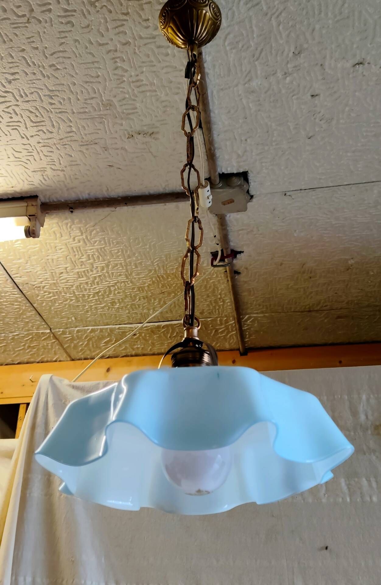 Vintage suspension in blue opaline and gilded brass - mid 20th century.