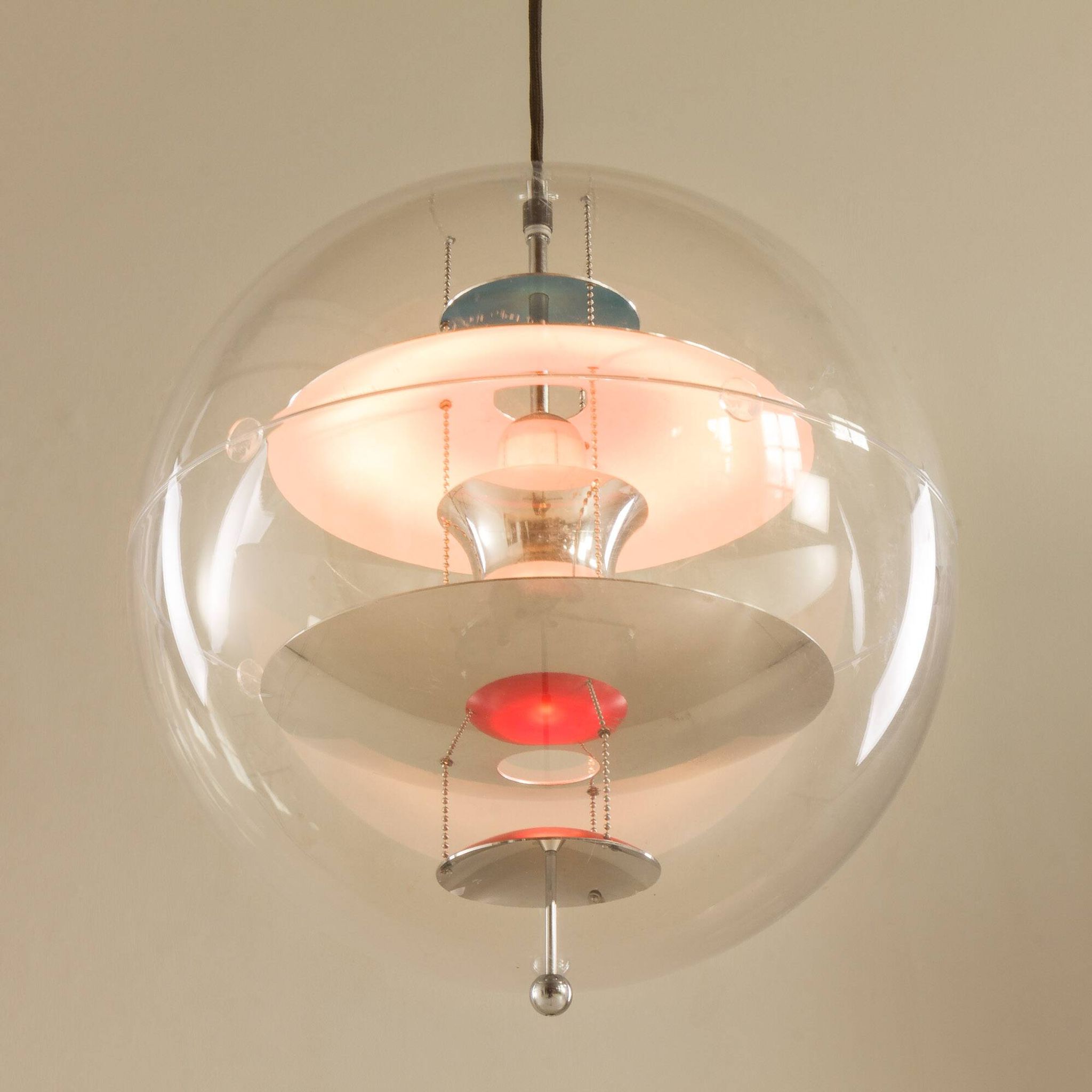 Suspension VP Globe par Verner Panton, Danemark, 1969