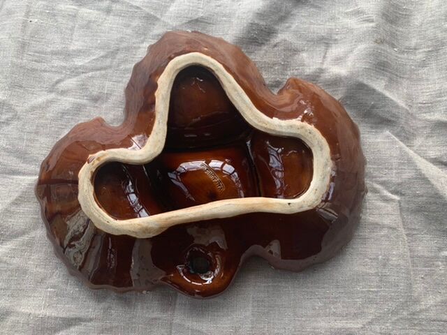 Servant with leaf-shaped compartments, slip, enamelled ceramics stamped Vallauris