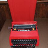 Machine a écrire rouge Olivetti Valentine