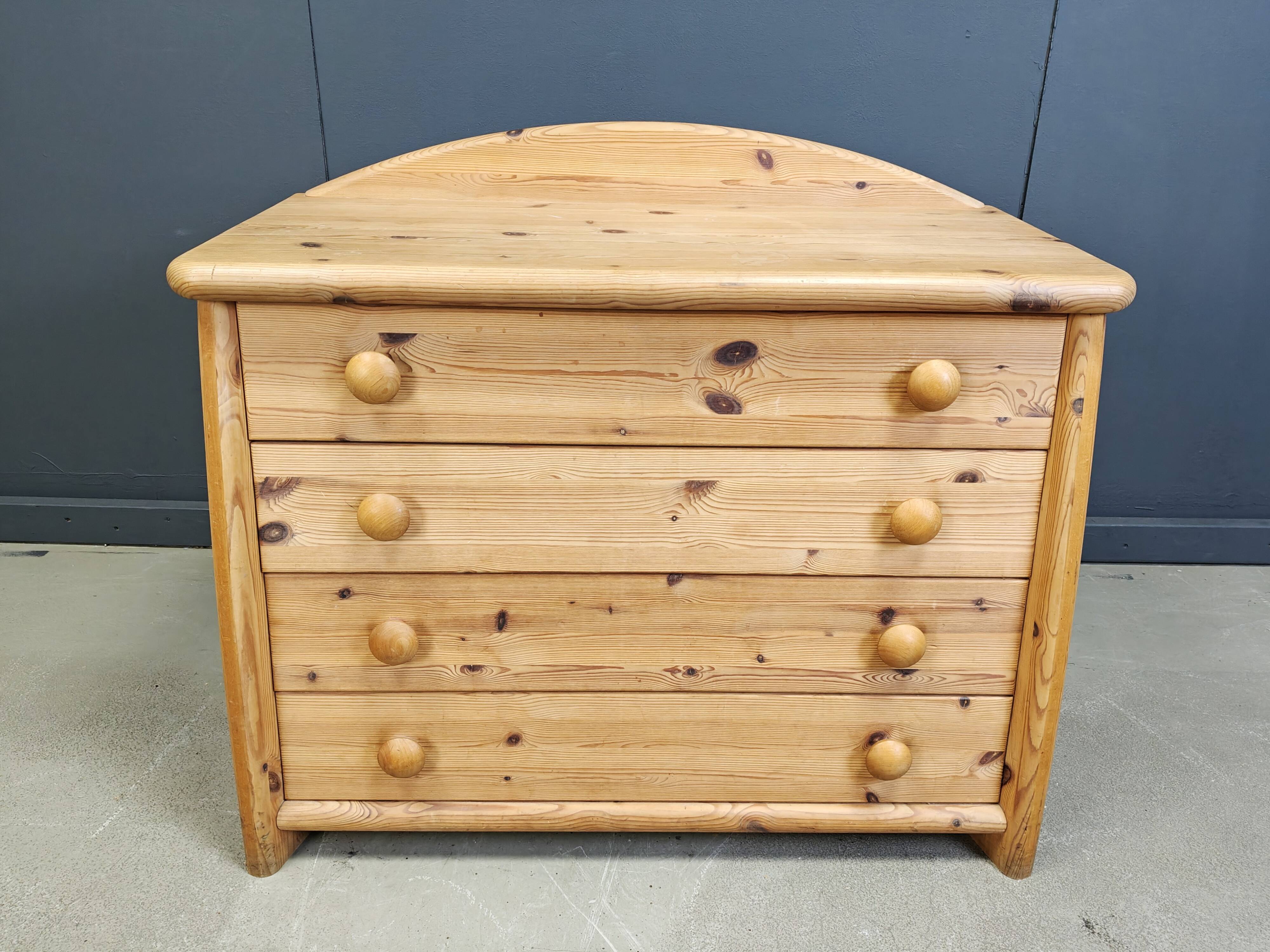 Scandinavian pine wood chest of drawers, 1980s