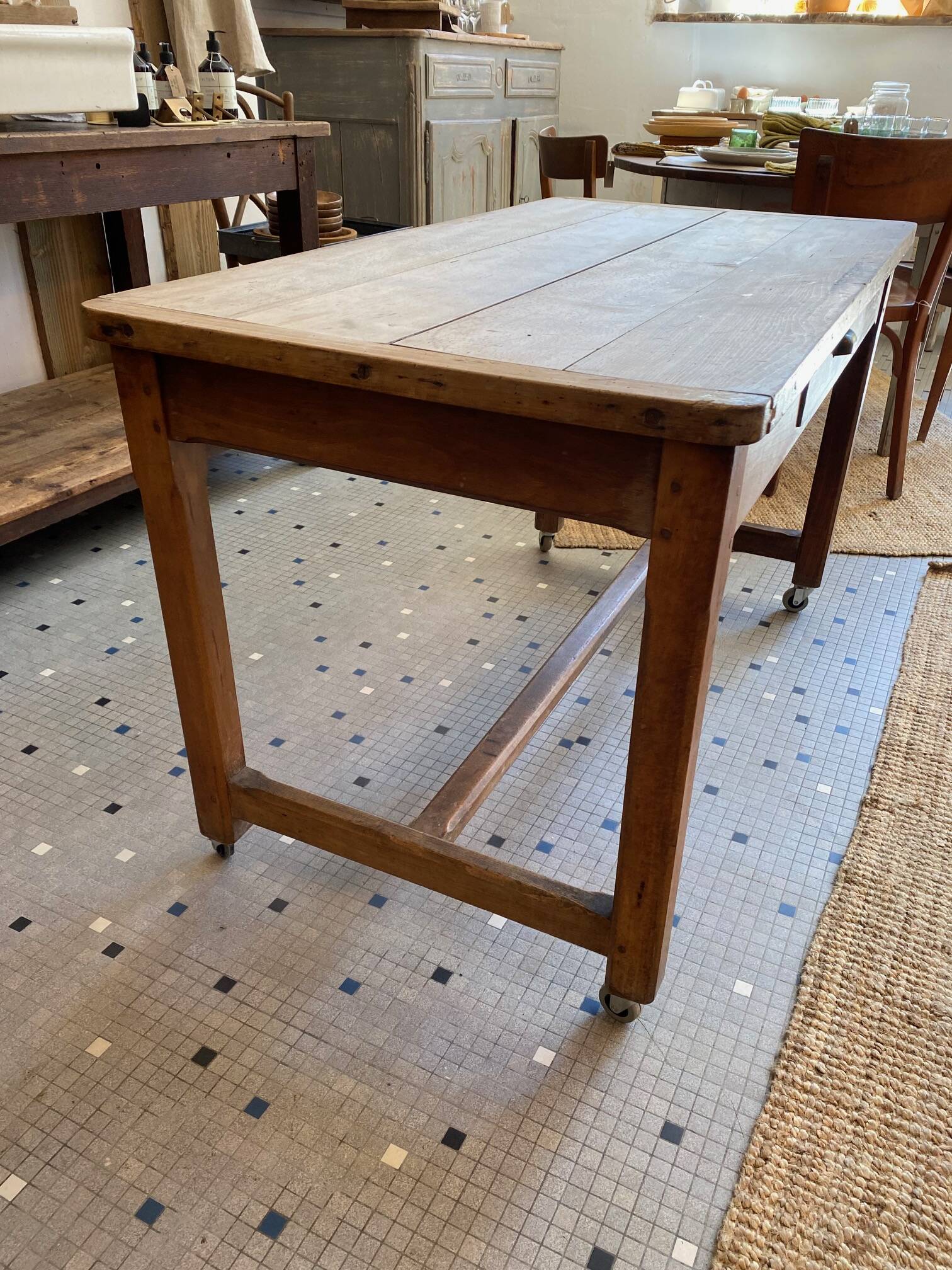 Farmhouse table for 4 people