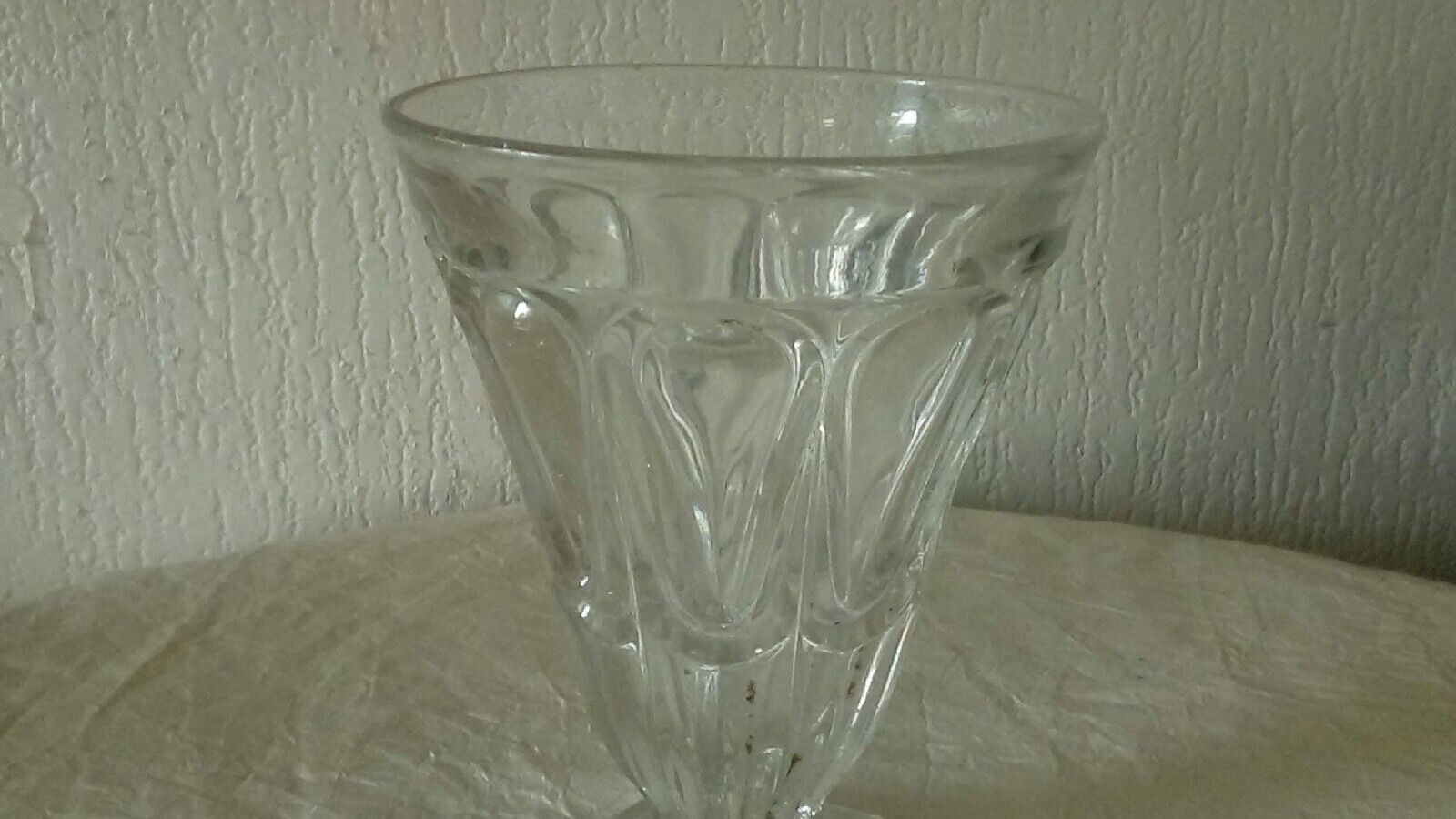 Vase a violettes en verre taille charles x