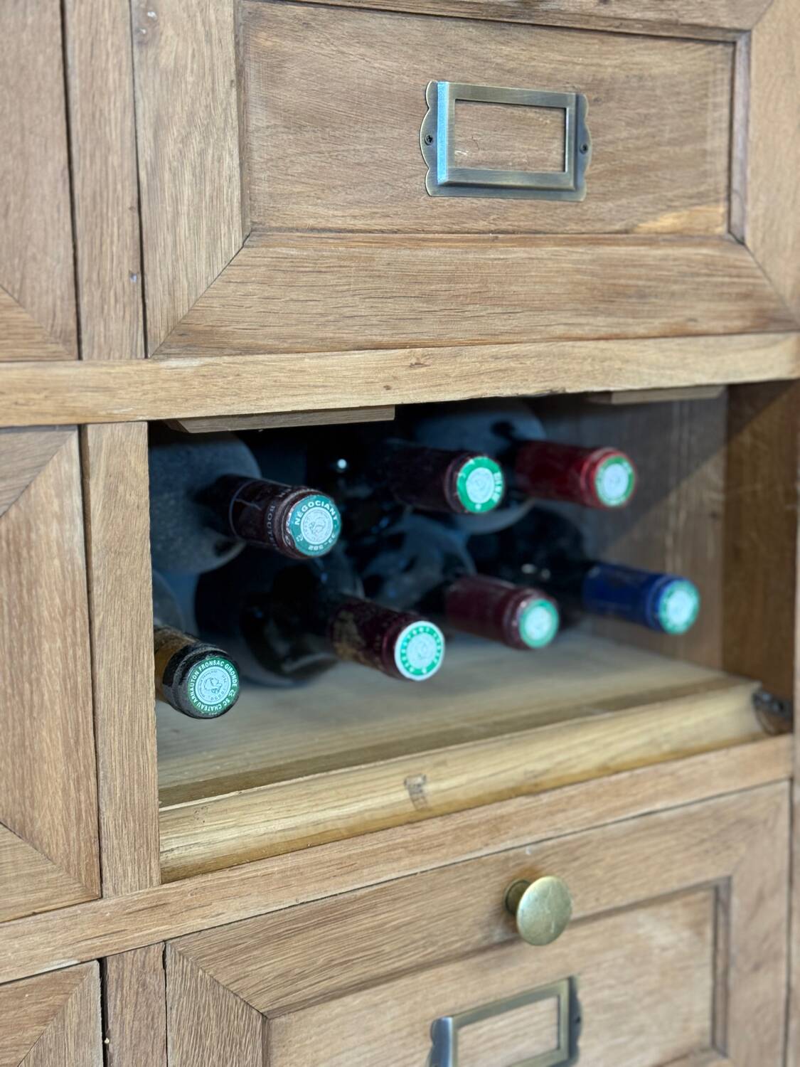Notary cabinet with drawers