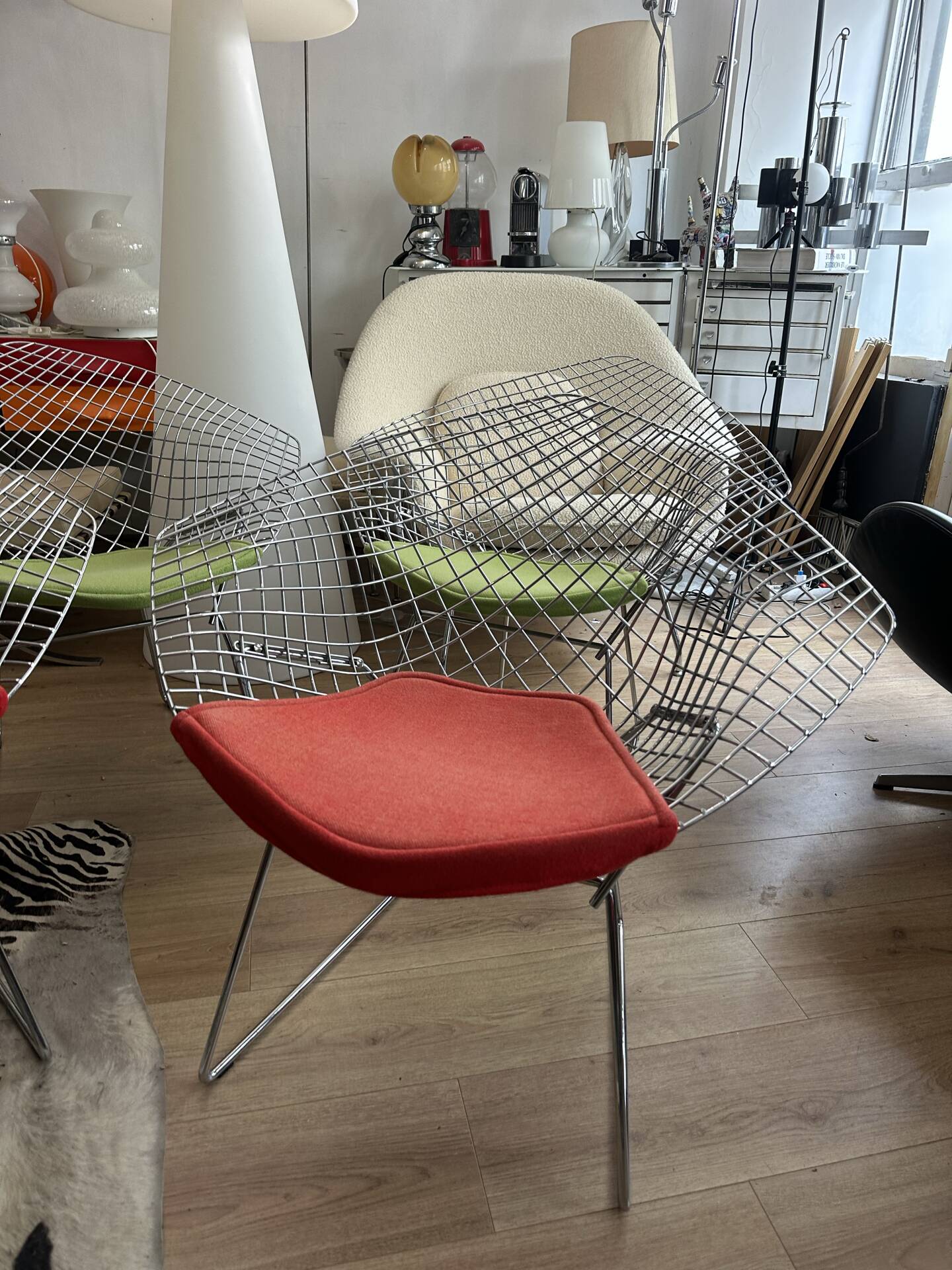 Fauteuil Diamond rouge H. Bertoïa édition Knoll contemporaine