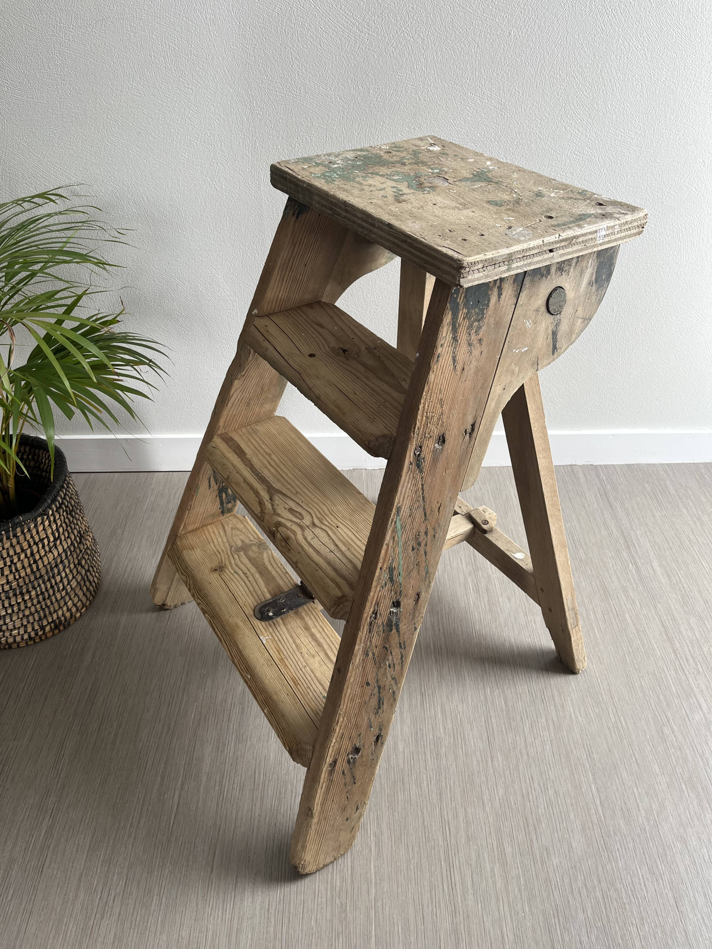 Escabeau de peintre bois patiné
