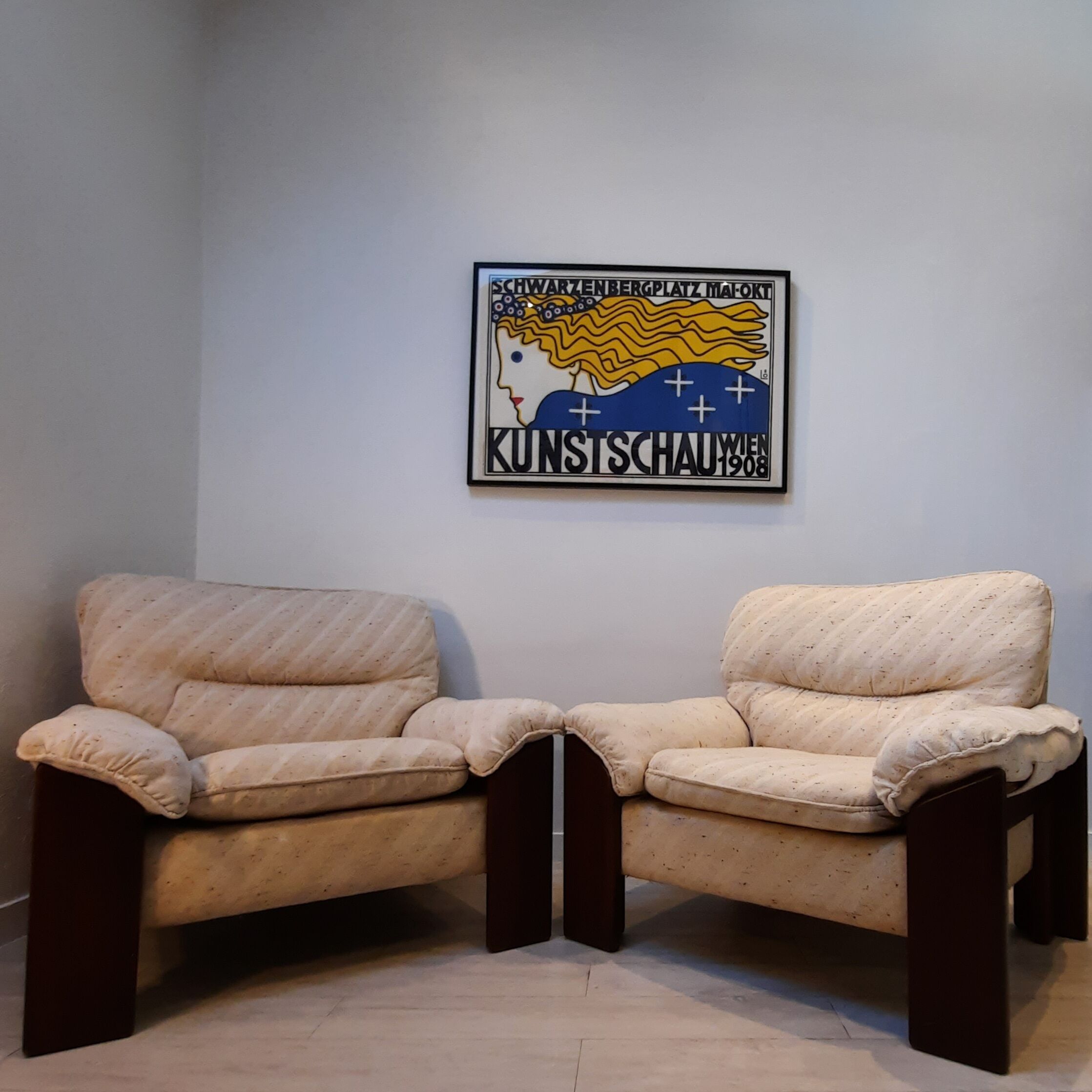 Pair of Italian armchair in Walnut 1970