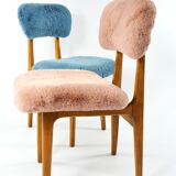 Chaises rose et bleue