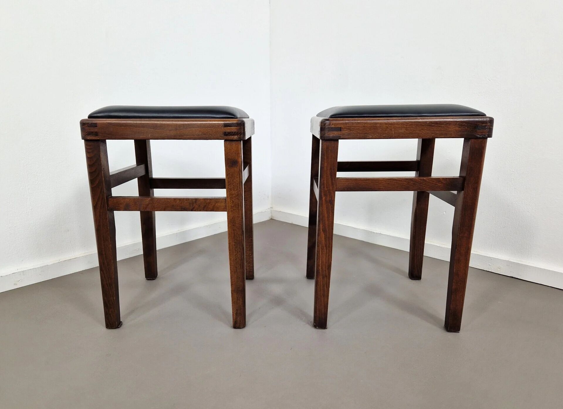 Pair of mid-century stools | 1960s