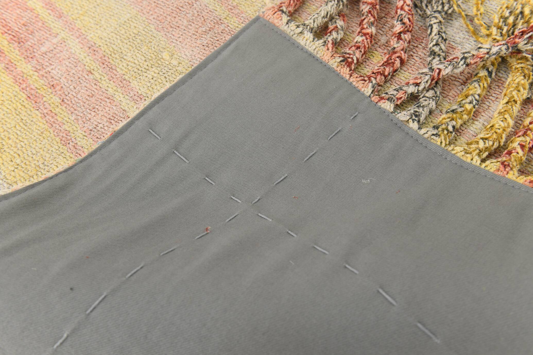 5x7 Pale Red & Yellow Striped Kilim Rug, 147x229Cm