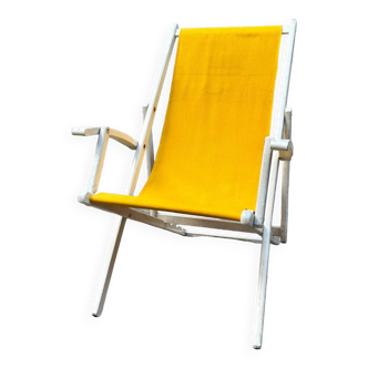 Beach deck chair in white wood and yellow cotton
