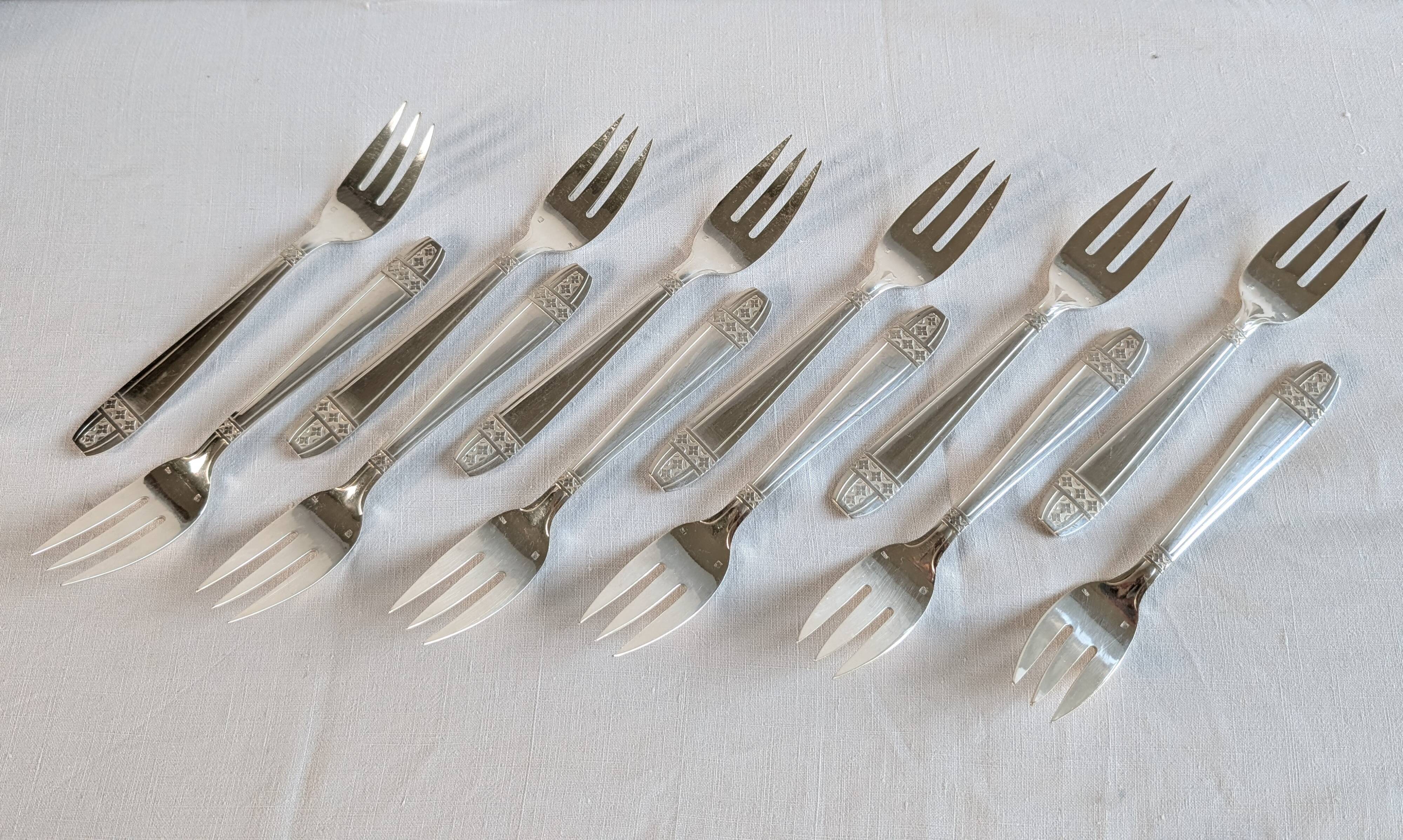 Art Deco silver-plated fish service