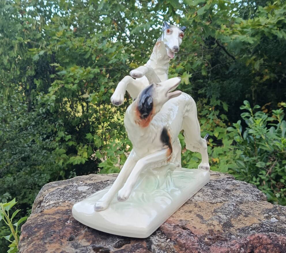 BARZOI FIGURINE CORTENDORF