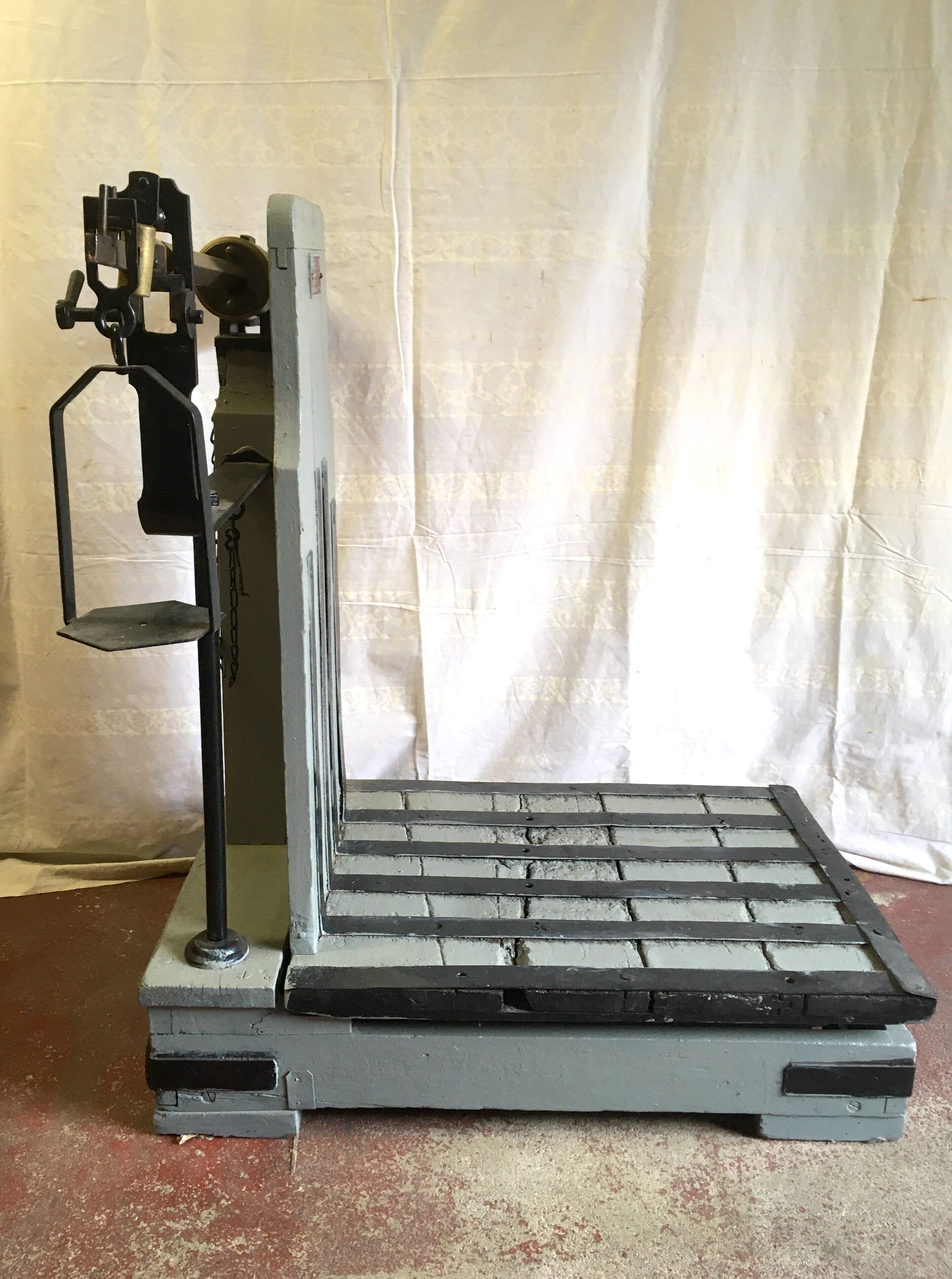 Old-grained scale, early 20th century