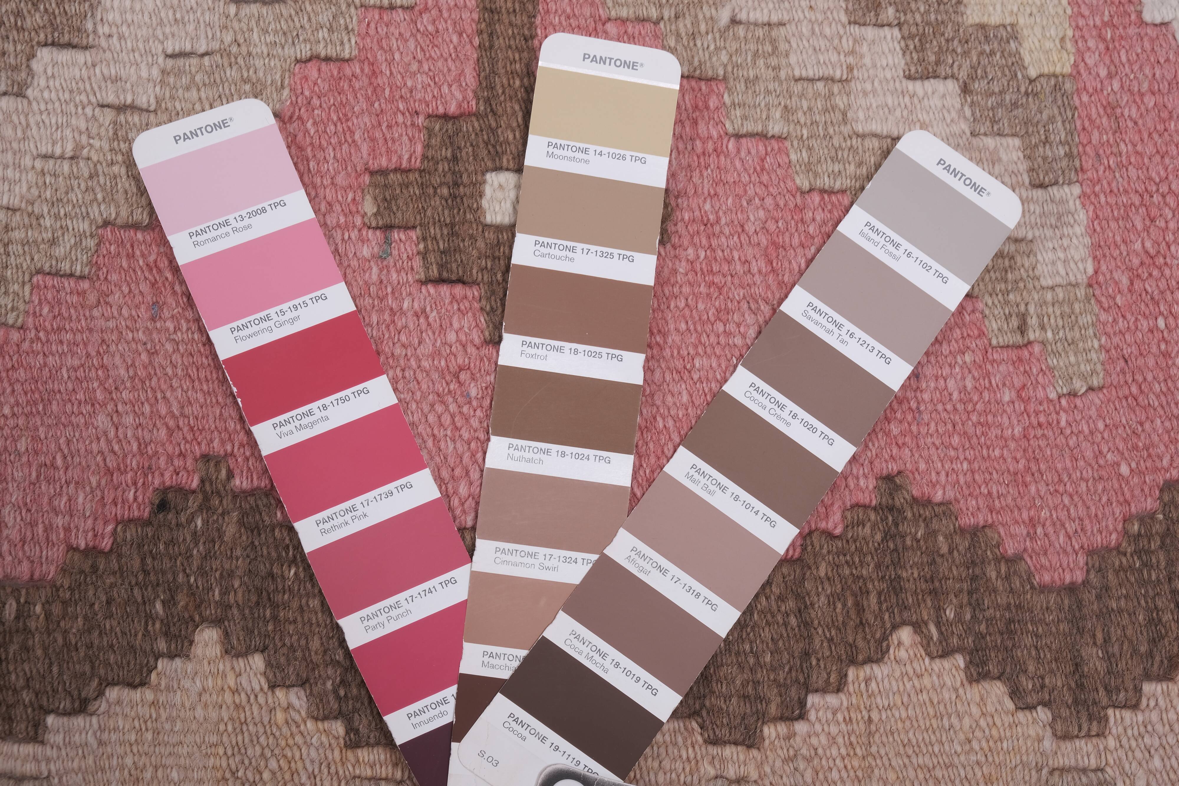 Vintage Turkish rug from Oushak, hand-woven74x358 cm