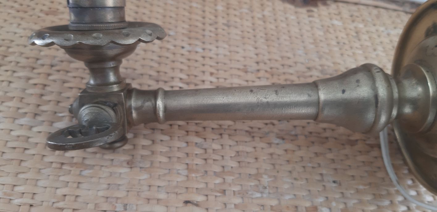 Bronze wall wall light