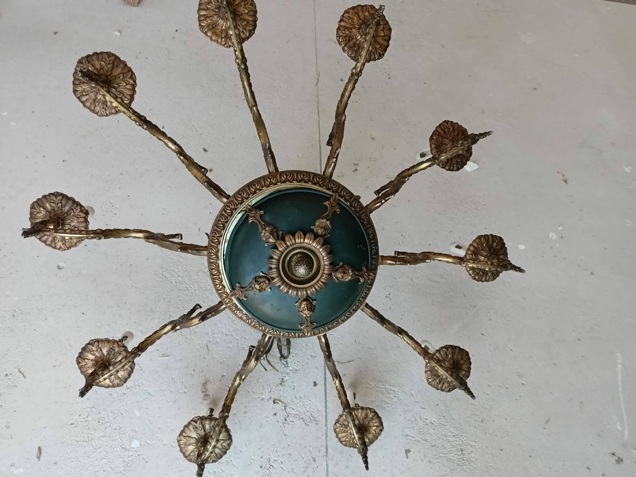 Antique gilded bronze chandelier with 10 branches - Decorative, needs restoration.