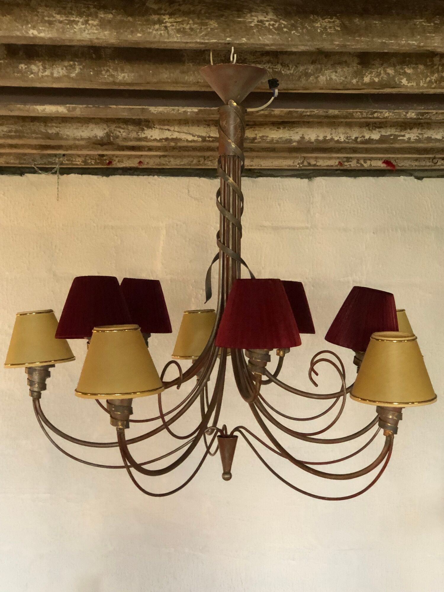 Italian chandelier 10 fires in patinated wrought iron burgundy and gold