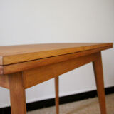 Scandinavian-style system table